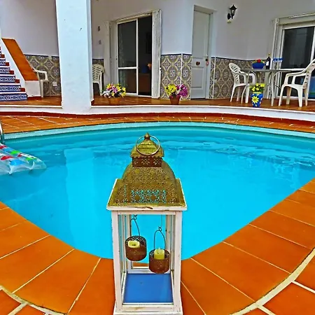 Vista Con Piscina Privada - Lual