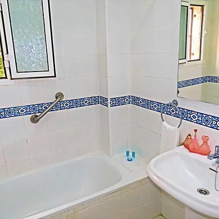 Vista Con Piscina Privada - Lual *