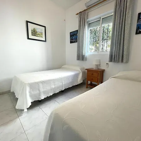 Vista Con Piscina Privada - Lual * Nerja