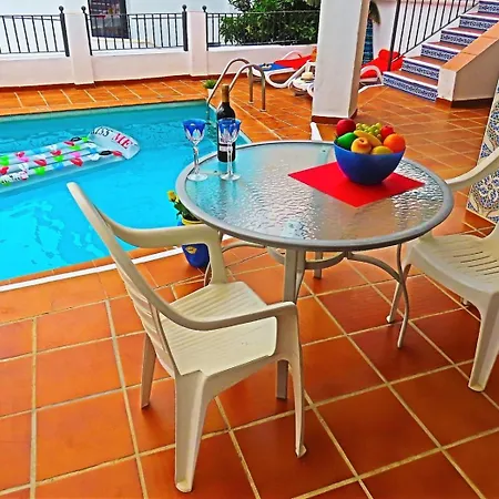 Vista Con Piscina Privada - Lual Appartement