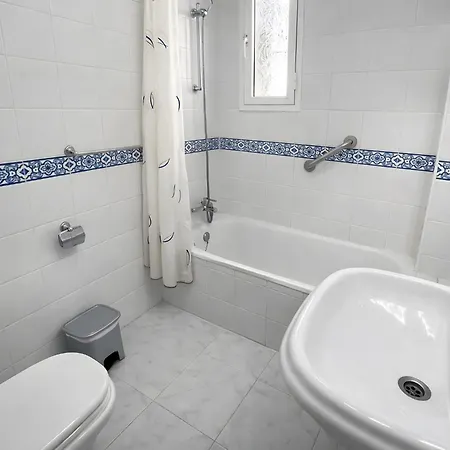 아파트 Vista Con Piscina Privada - Lual 네르하