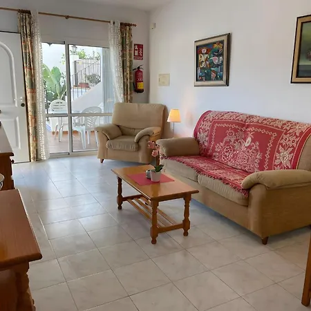 Vista Con Piscina Privada - Lual Apartamento
